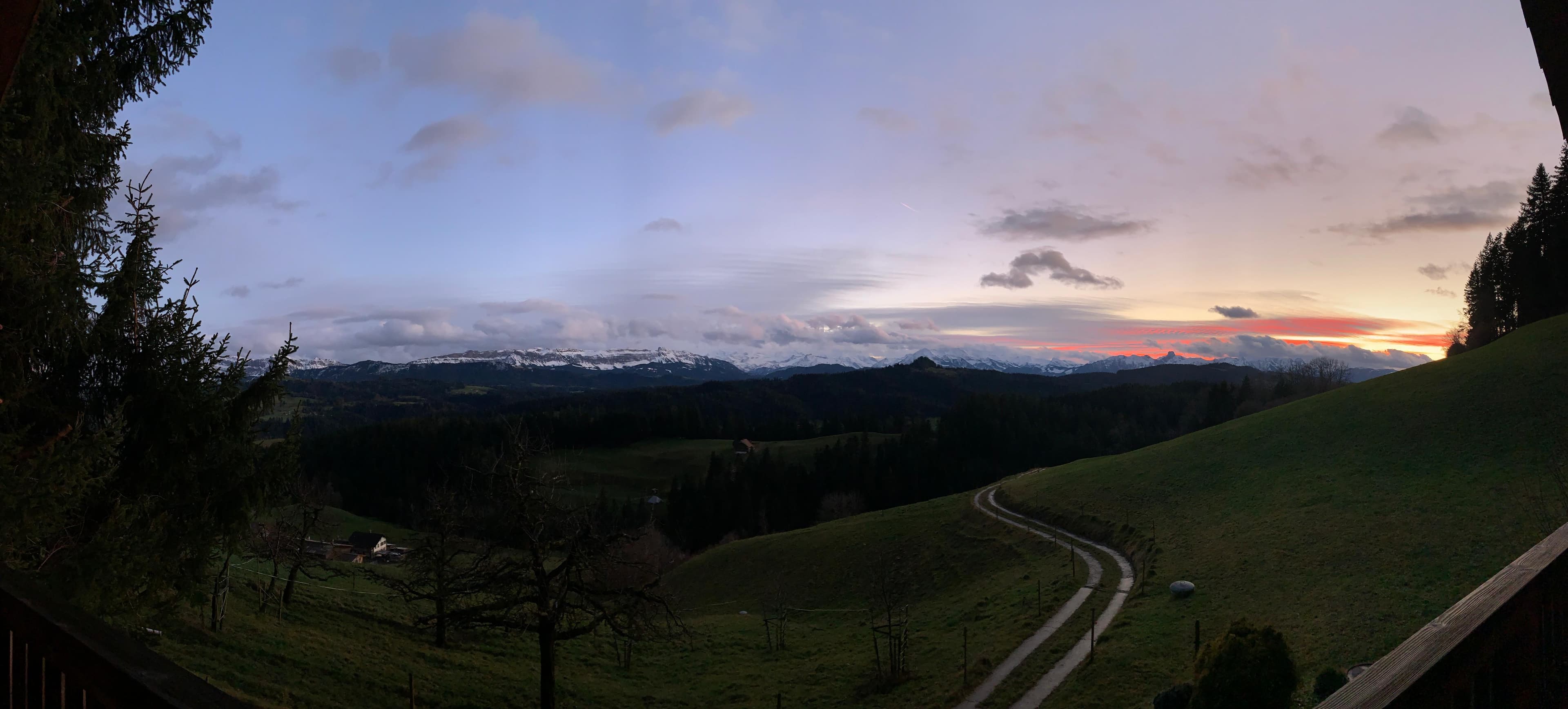 Bergpanorama rund um das Chuderhuesi